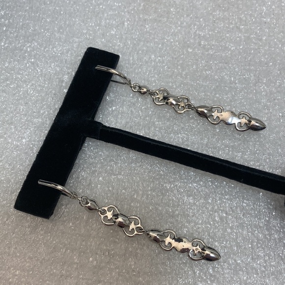 NWOT - Elegant Long Drop Style Crystal & Pearl Silvertone Heart Shaped Earrings - Picture 2 of 9